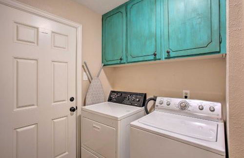 Home in Historic Waxahachie with Yard and Patio! - Foto 12