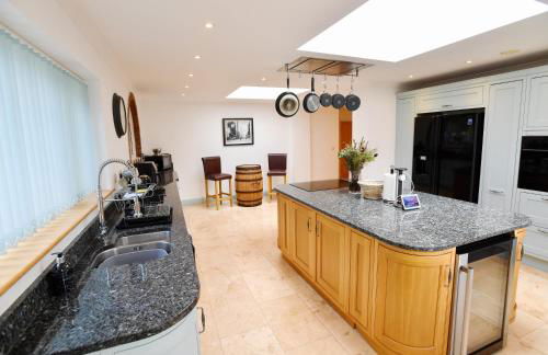 Luxury property - Swimming Pool, Outdoor Kitchen, Games Room & Hot Tub - Foto 36