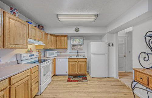 Almost Heaven - Grill, 2 King Beds, Wifi, Deck, Pool Access, Hiking, Wood Stove, Family Friendly - Foto 8