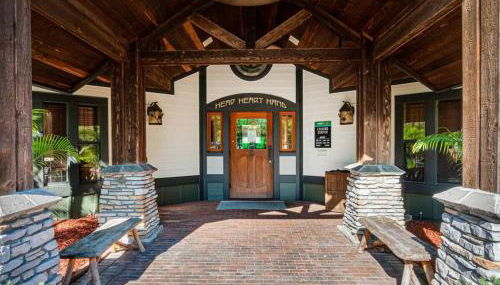 Spacious 4BR Retreat with pool & gym Near USF - Foto 5