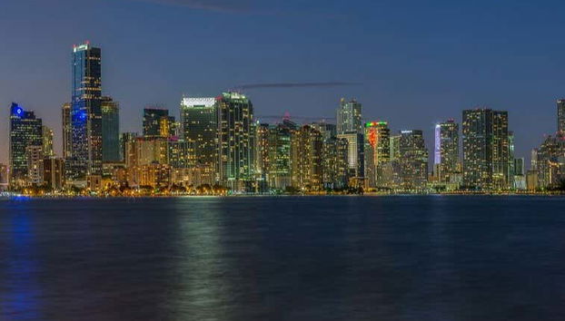 Skyline nocturno de Miami