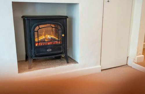 Cosy 2BD Cottage in Oxfordshire - Near Daylesford! - Photo 2