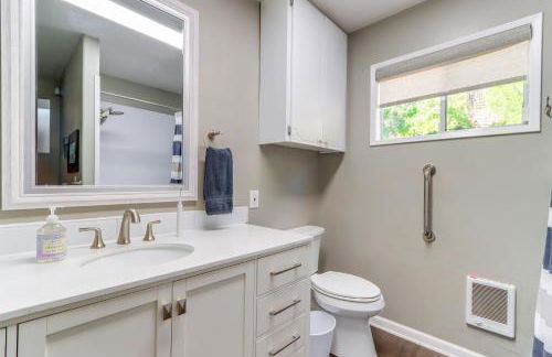 Private Hot Tub Deer Lake Home with Dock Access! - Foto 13