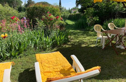 Les Grillons Maison cozy avec grand jardin - Foto 20