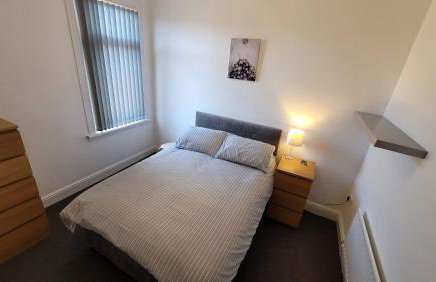 The Lawrence, Redcar - 2 Bedroom Victorian House - Free On-Street Permit Parking, Fast Wifi, Virgin TV - Perfect for Contractors, Families and Couples - Foto 17