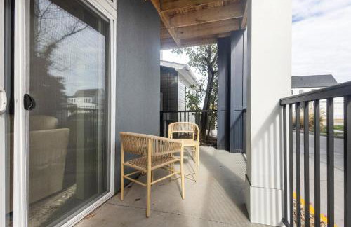 Landing Stylish 2BD Gym Clubhouse - Photo 24