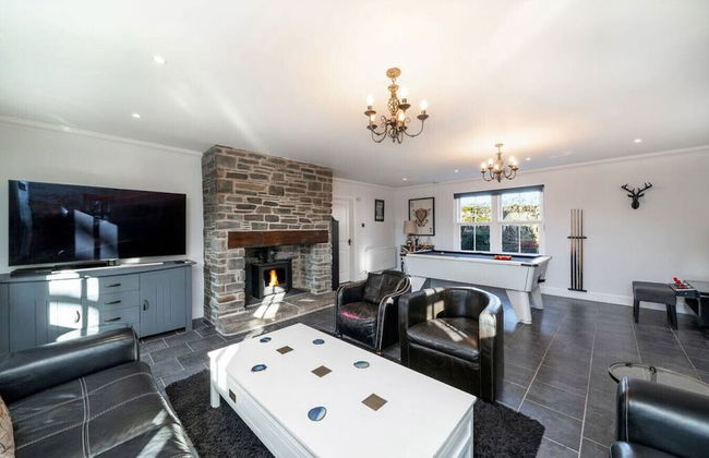 Thatched Cottage - hot tub BBQ and Pool Table - Foto 2