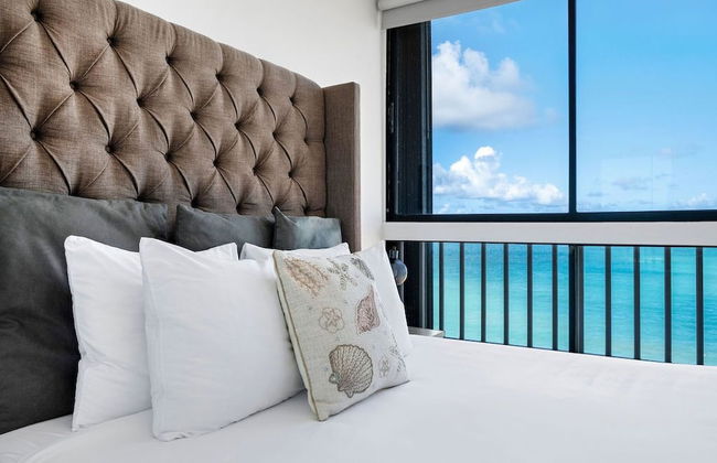 Maria Beach 1BDR Oceanfront Pool Parking - Photo 3