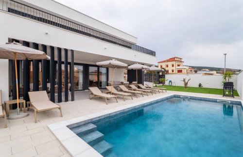 Villa Carbonia - Photo 1