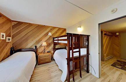 Great 3 Bedroom Condo with Washer and Dryer! - Foto 16