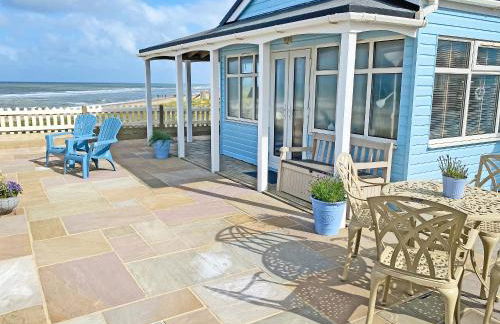 Bacton Beach House - Photo 14