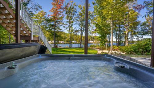 Lakefront Home with Private Beach Access & Hot Tub - Foto 3