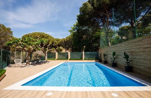 Maravillosa casa con piscina grande y bosque - Photo 4