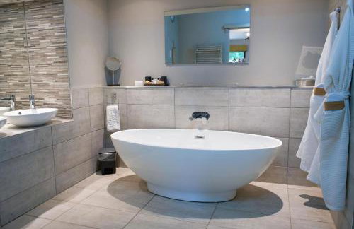 Bluebell Lodge - Photo 13