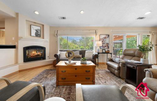 The Rose Garden Estate with Swim Spa - an Irvie Home - Foto 16