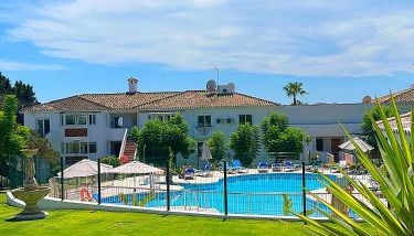 Patio Alcornocal by Residea - Photo 2, Garden, sunbed