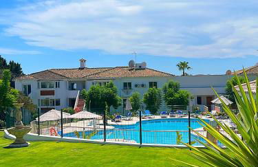 Patio Alcornocal by Residea - Photo 2