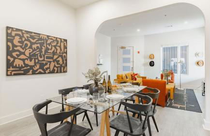 Sleeps 28 2 Units Near DT Nashville Outrider by AvantStay - Foto 10