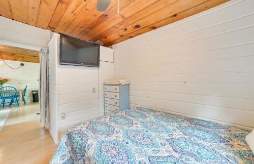 Tiny House Cottage 5 with Crooked Lake Access! - Foto 12