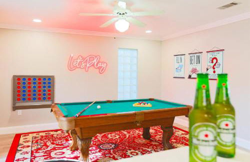 Pool Table, Minigolf, Games at Pondside FunHouse - Foto 1