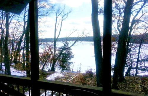 Rustic Cabin Rental with Waterfront Views on Lake Sylvia near St. Cloud, Minnesota - Foto 13
