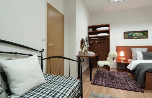 City Lights Apartment - Photo 20