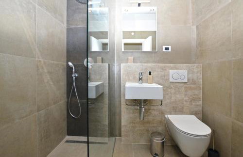 Black & White Studios - Photo 20