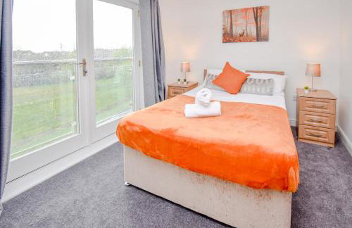 Milton Keynes 5BR Contractor house, families/ groups welcome. - Photo 19