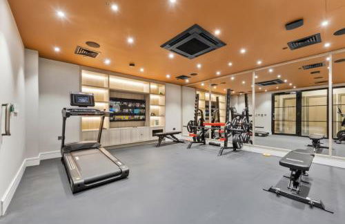 Deluxe 2BR Flat with Cinema, Gym, Parking & Games - Foto 10