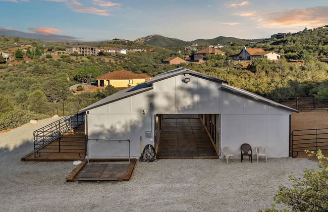 New Luxury Prescott Lynx B B 4k ft2 Sleeps 22 - Photo 73