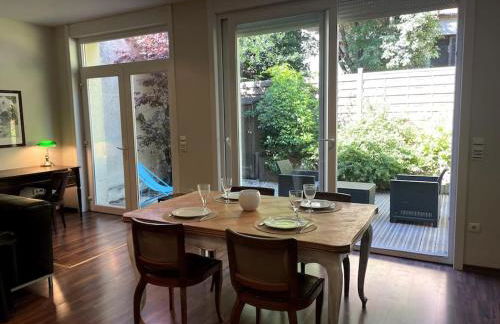 La Liberté, Loft 90 m2 rénové centre-ville, terrasse amenagee, jeux & parking - Foto 7