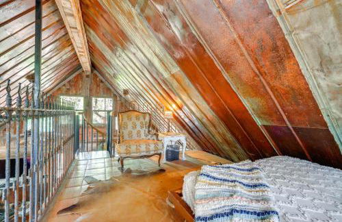 Horse Thief Inn Cabin Retreat with Deck and Hot Tub! - Foto 16