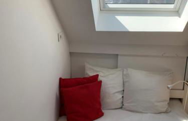 CENTRE PARIS Maubert Notre Dame Beau Studio calme lumineux salle de bains ascenseur climatisation - Foto 10