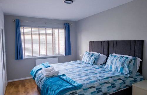 Spacious Cosy 3-Bedroom Home - Photo 30