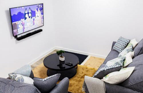 Beautifully Fab 3 bedroom 4 beds New home 8 guests Stretford Trafford - Foto 22