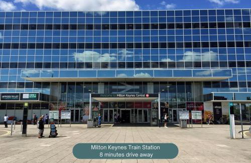 Stylish House with Driveway Parking, Self-Check-In, Fast WiFi and Smart TV by Yoko Property - Foto 30