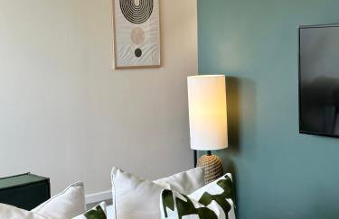 Centrally Located Flat By Ankers Short Term Rental Manchester Perfect for Monthly Stay - Photo 5