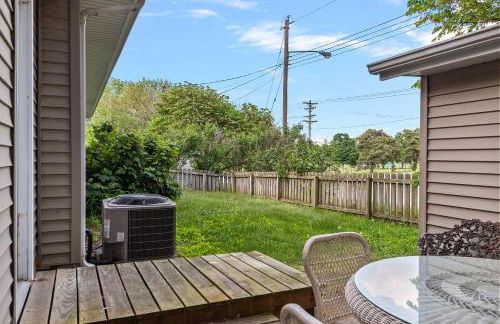 Modern Bungalow Home with Mid-Century Flair - Photo 28