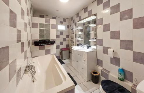 Beautiful Home In Grand-Fort-Philippe - Foto 13