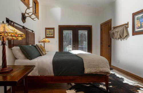 Mountain Cabin with Hot Tub, Scenic Views, Fire Pit, by Forest & Peak Retreats - Foto 22