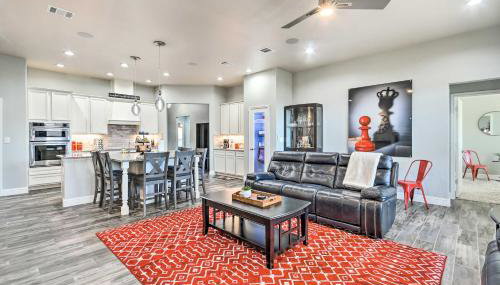 Modern Amarillo House with Fire Pit and Hot Tub! - Foto 3