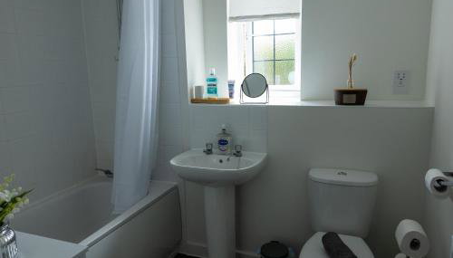 The Cloud - Spacious New 1 Bed Maisonette in Central Derby - Foto 2, Shower