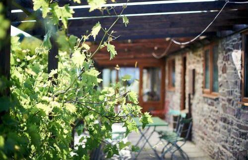 Brofallen - spacious holiday cottage with sea views and enclosed garden - Photo 15