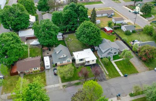 Charming Midtown Cottage Walkable & Cozy - Foto 25