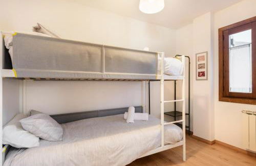 Apartamento de montaña y ESQUÍ en el Pirineo Aragonés, Villanúa - WIFI - Photo 11