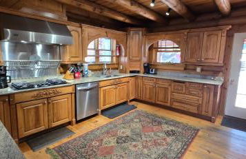 Coopers Run Five Bedroom Log Home with Hot Tub Pool Table and Views - Foto 4