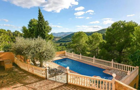 Awesome Home In Oliva With Private Swimming Pool, Can Be Inside Or Outside - Photo 2