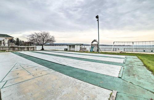 Updated Onekama Resort Condo on Portage Lake! - Foto 24