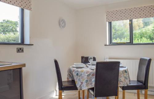 Hill View Lodge - Photo 12