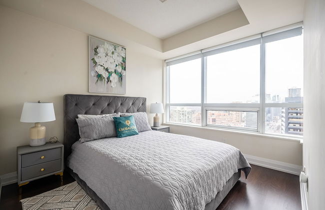 Modern Apartments in North York - Photo 44